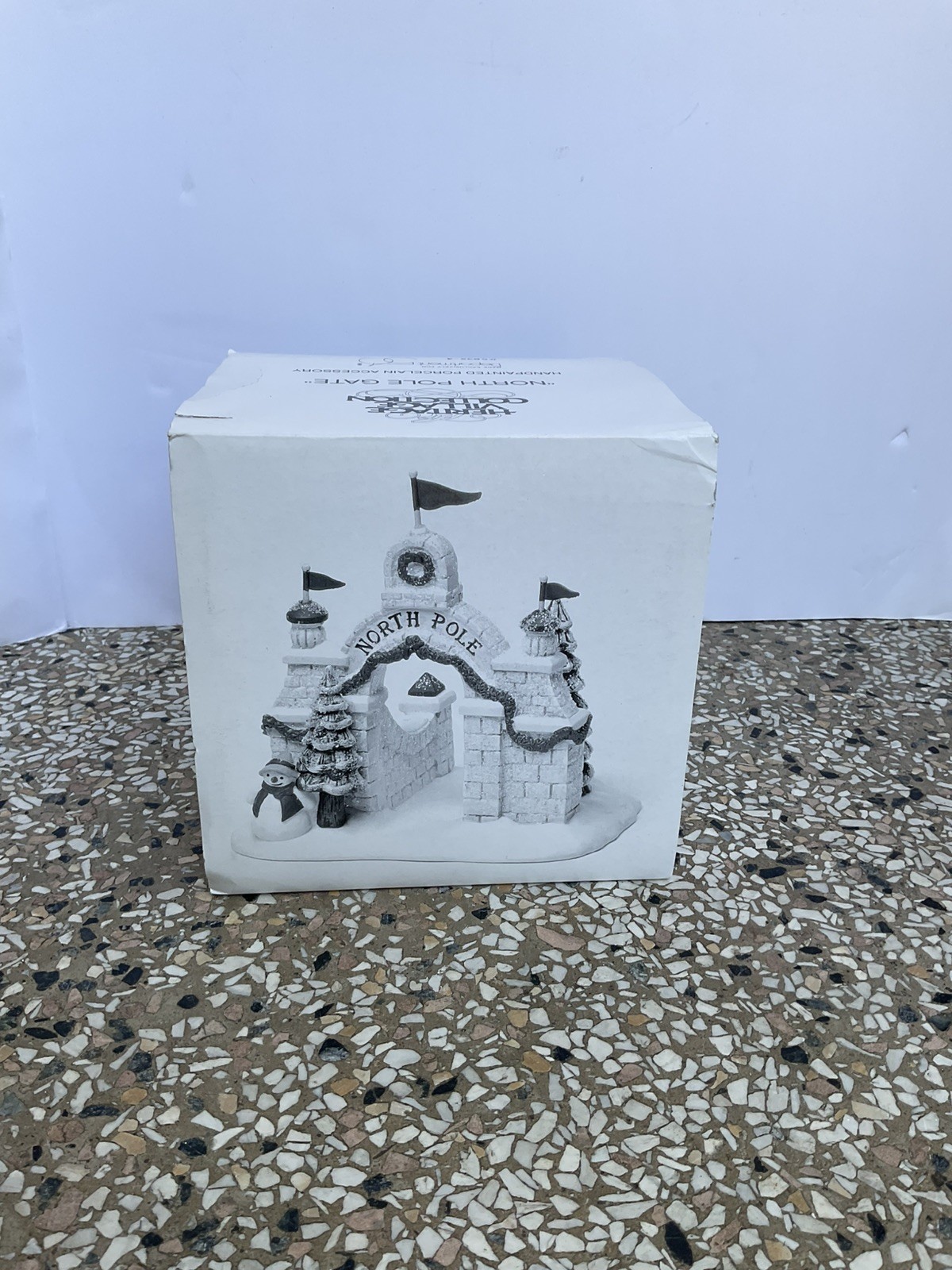 Retired Dept 56 North Pole Gate The Heritage Village Collection 5632-4