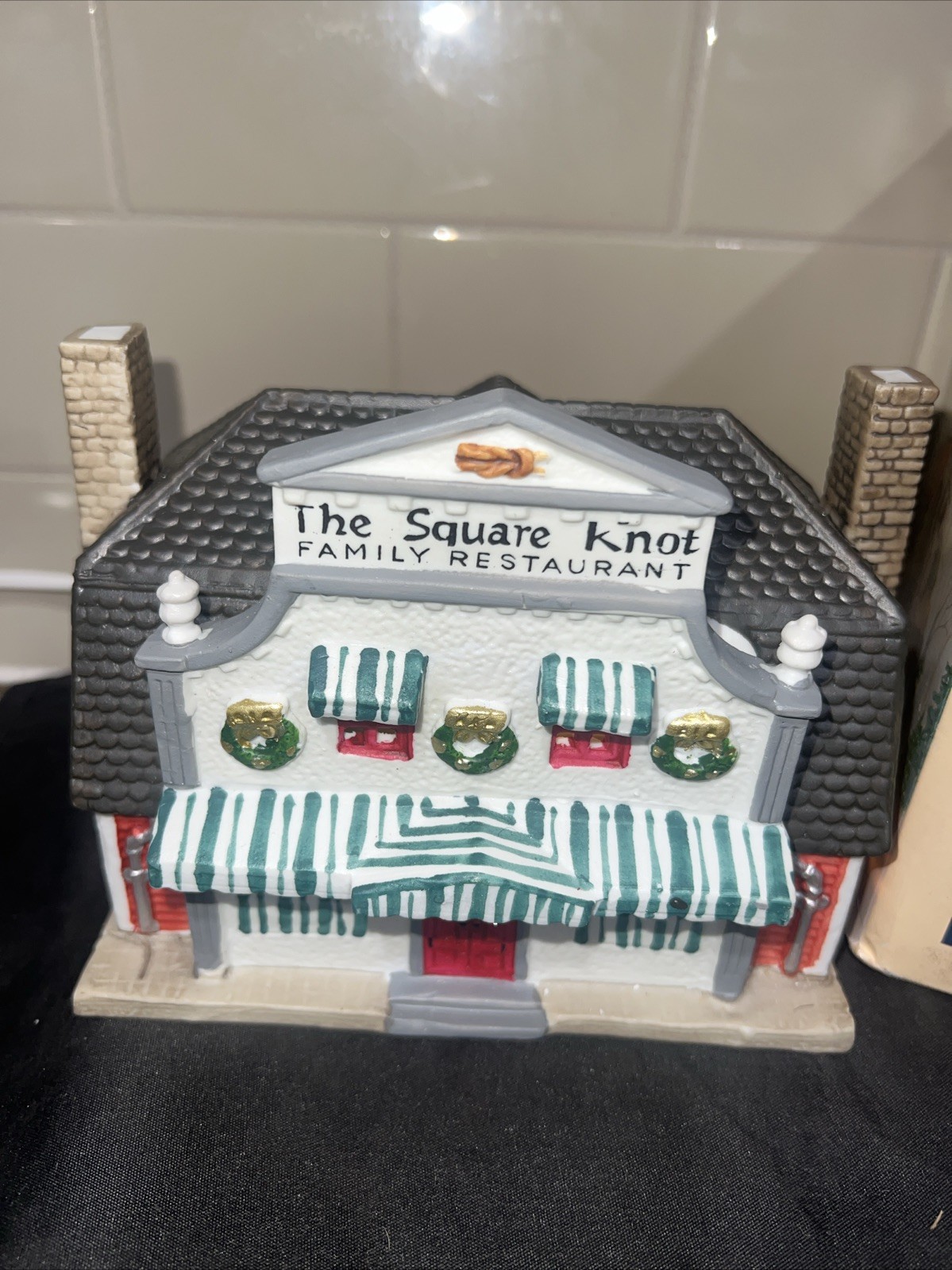 Lemax 1994 The Square Knot Rest Hearthside Dickensvale Caddington Lighted House