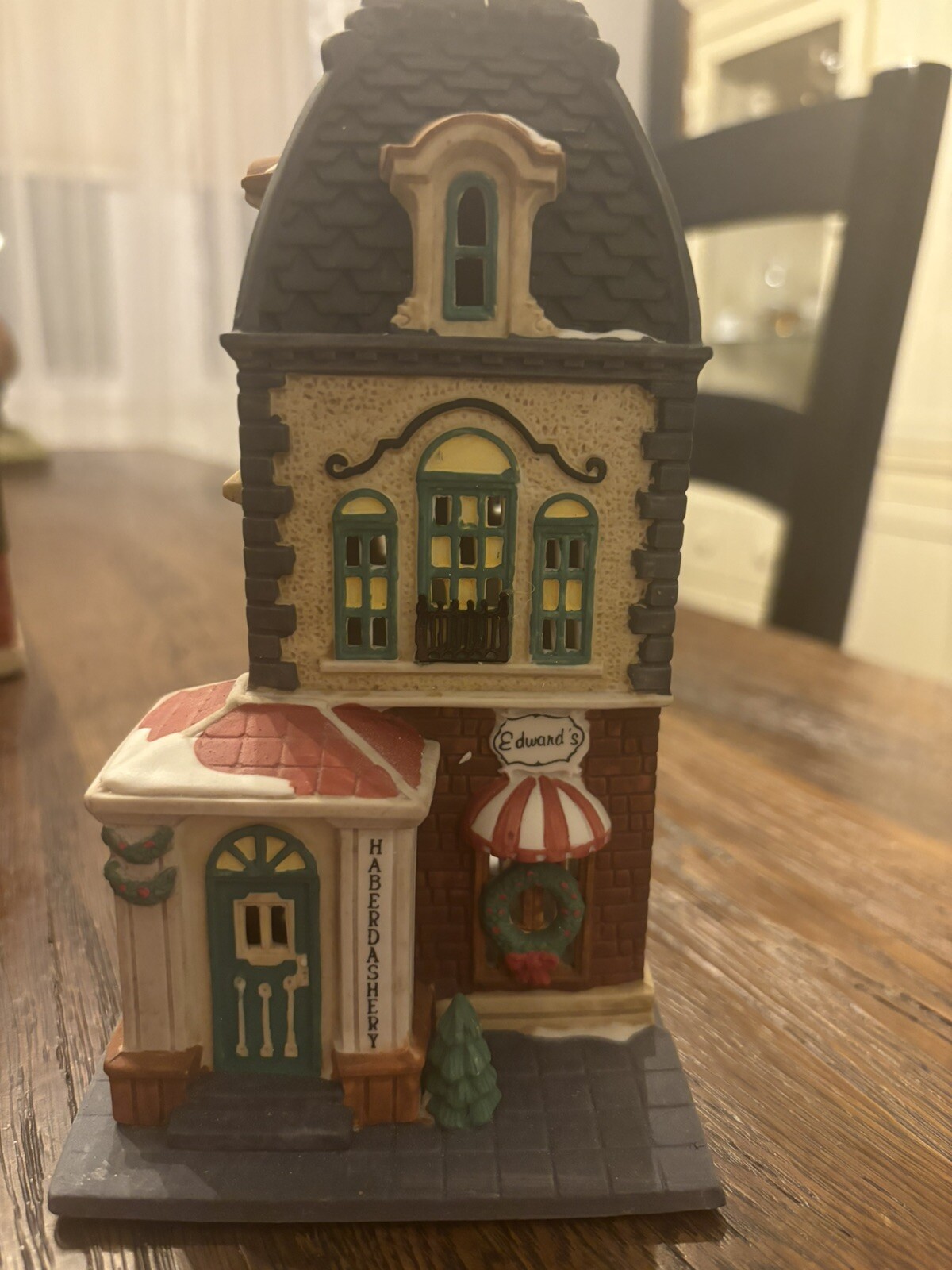 Dept 56 Christmas In The City Haberdashery 55311 Mint Retired 1996