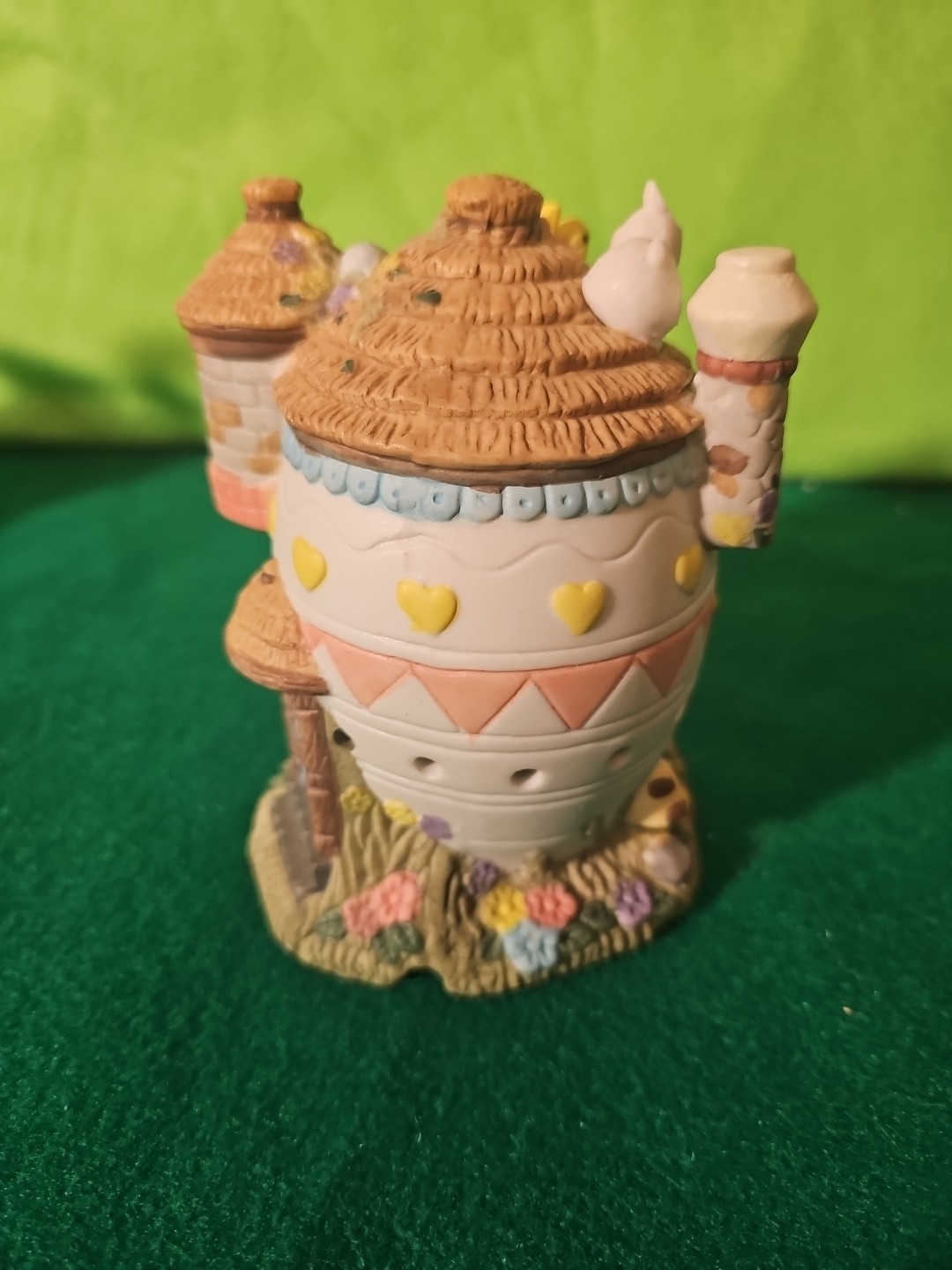 Vintage Lot Of 4 Easter Village Houses.