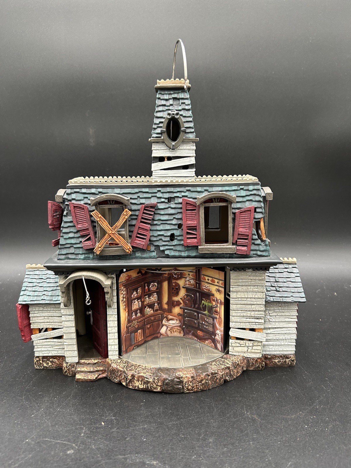 Hallmark Mansion on Ravenwood Lane Haunted House 2004 w Box & Lights Read As Is