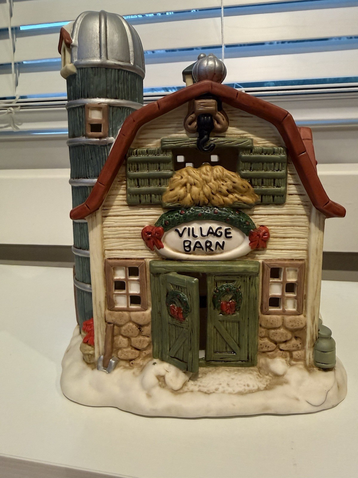 Vintage 1998 Mervyns Village Square ceramic barn Christmas village boxed