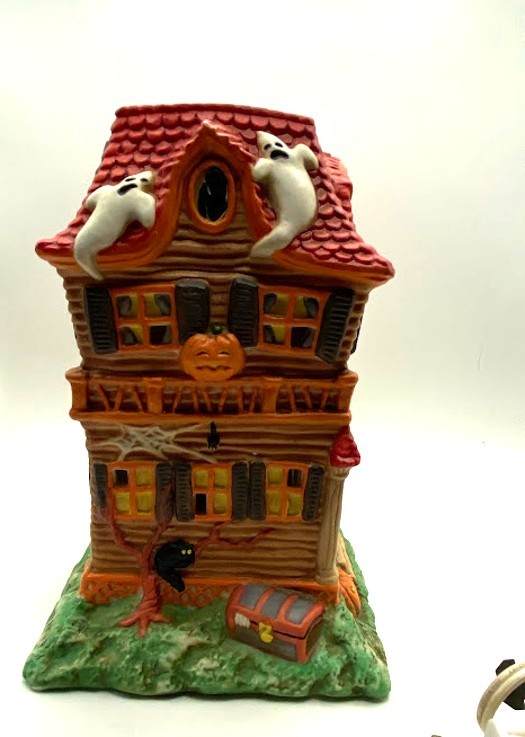 Creepy Hollow Haunted Hotel Lighted Haunted House with Cord Boxed