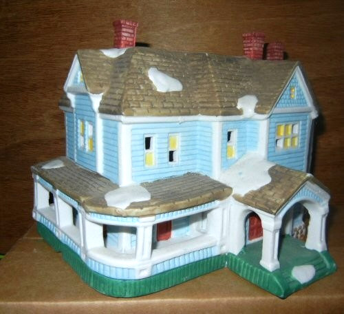 COUNTRY MEMORIES 6 PIECES FARM SCENE HOUSE BARN 2 BUILDINGS 2 HAYSTOCKS NO CORDS