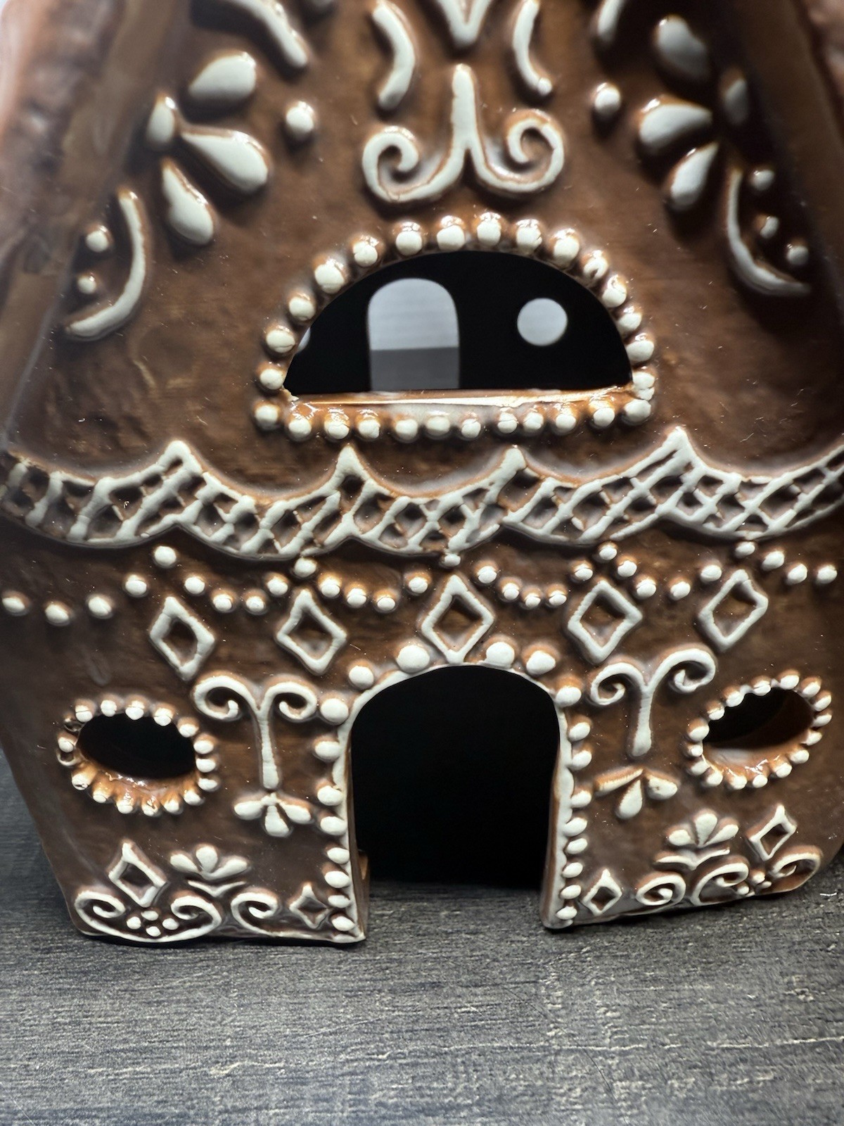 Pottery Barn Handcrafted Gingerbread Village House Medium 7.5″ H