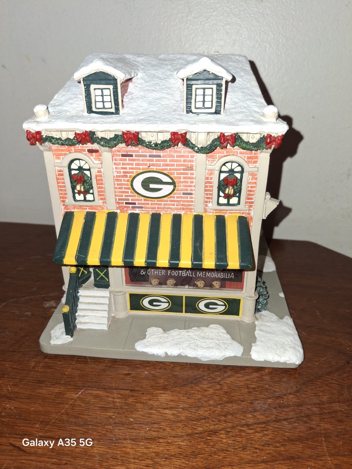 Vtg. Hawthorne “Green Bay Packers Card Shop Christmas Village Collection