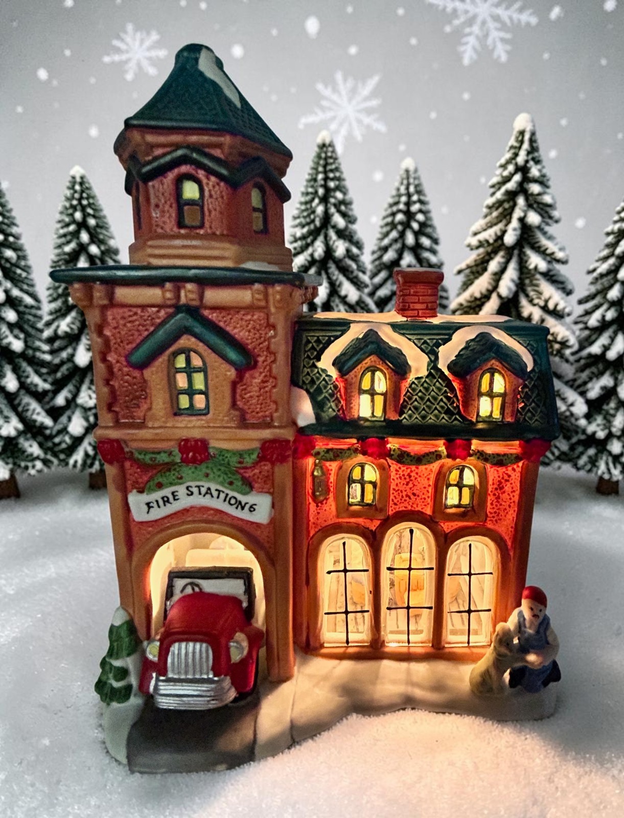 Christmas Village FIRE STATION NO. 6 Building Lighted Window Scene w/Box K-Mart