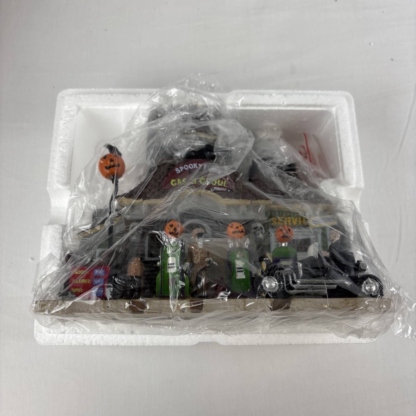 Lemax Halloween 2016 Spookytown Gas ‘N Ghoul #15194 NEW In Box
