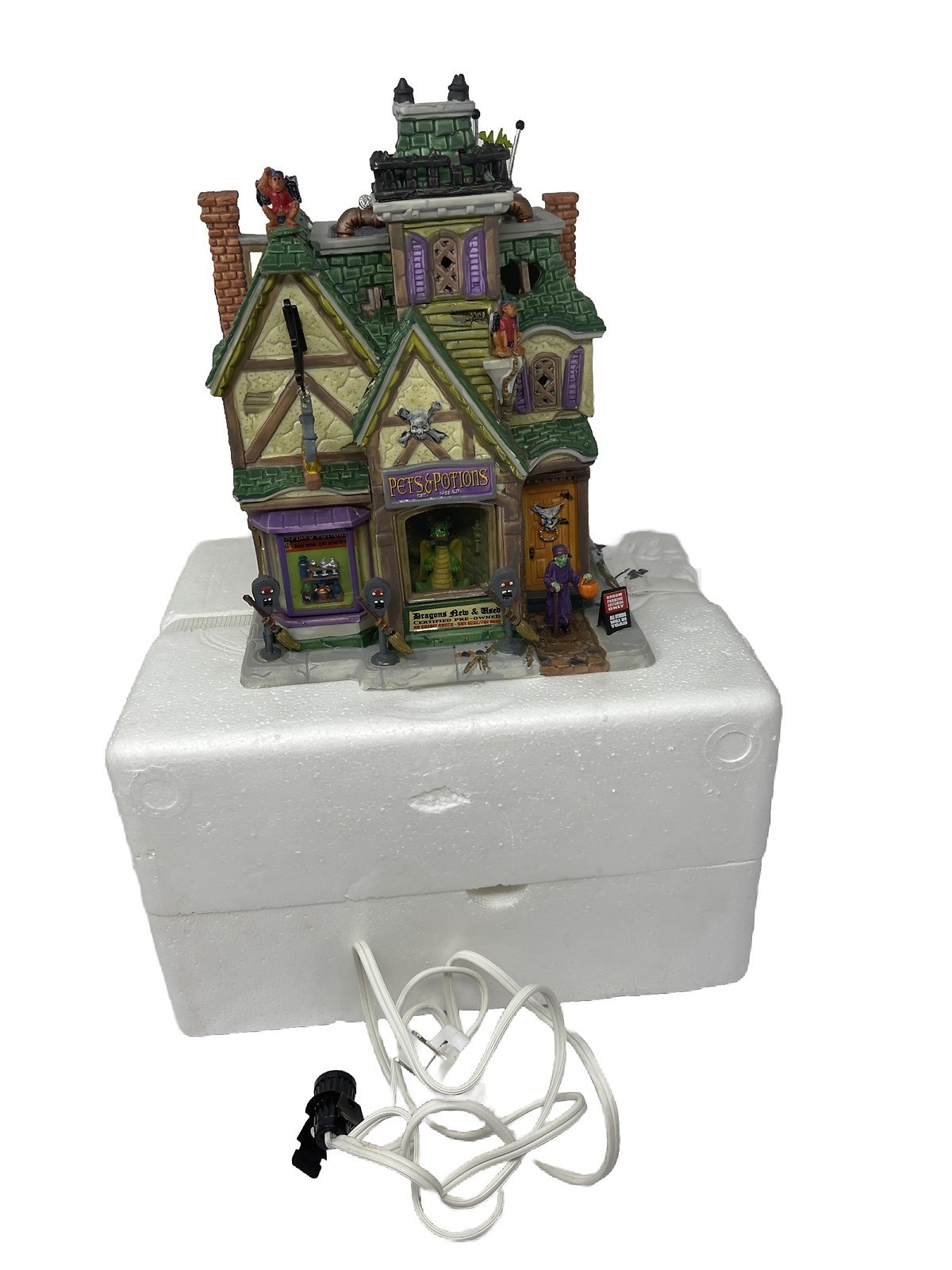 Lemax Spooky Town Pets & Potions Porcelain Lighted Building Retired