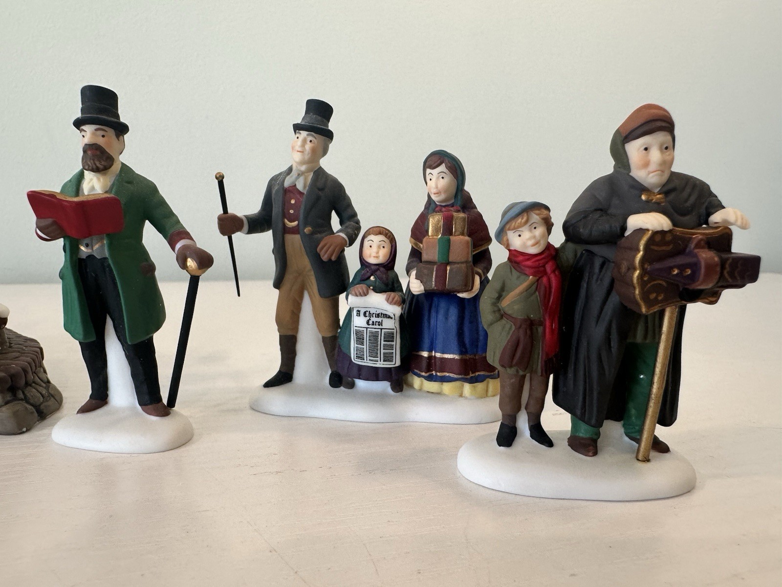 Department 56 Dickens’ – A Christmas Carol Reading Set Of 7 Complete
