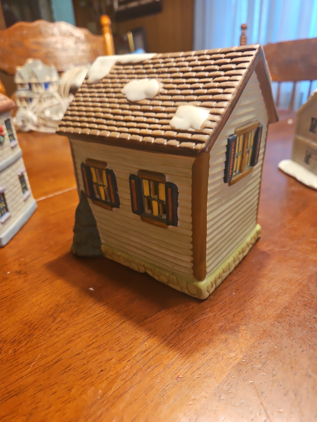 Nice Lot of 4 Christmas Village Houses / Bank, Doctor, Inn/Bakery, Theatre