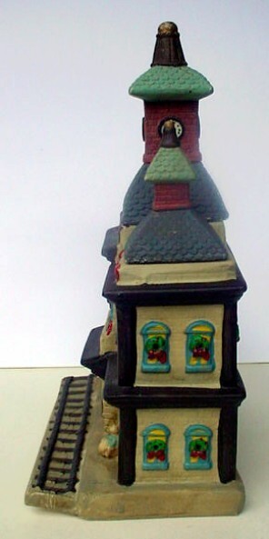 Winter Valley Villages Porcelain Train Station Christmas Lighted House Vintage