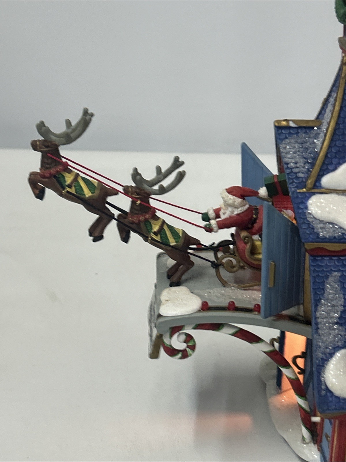Christmas Village Santa’s Sleigh Launch Dept 56 No Original Box 2001