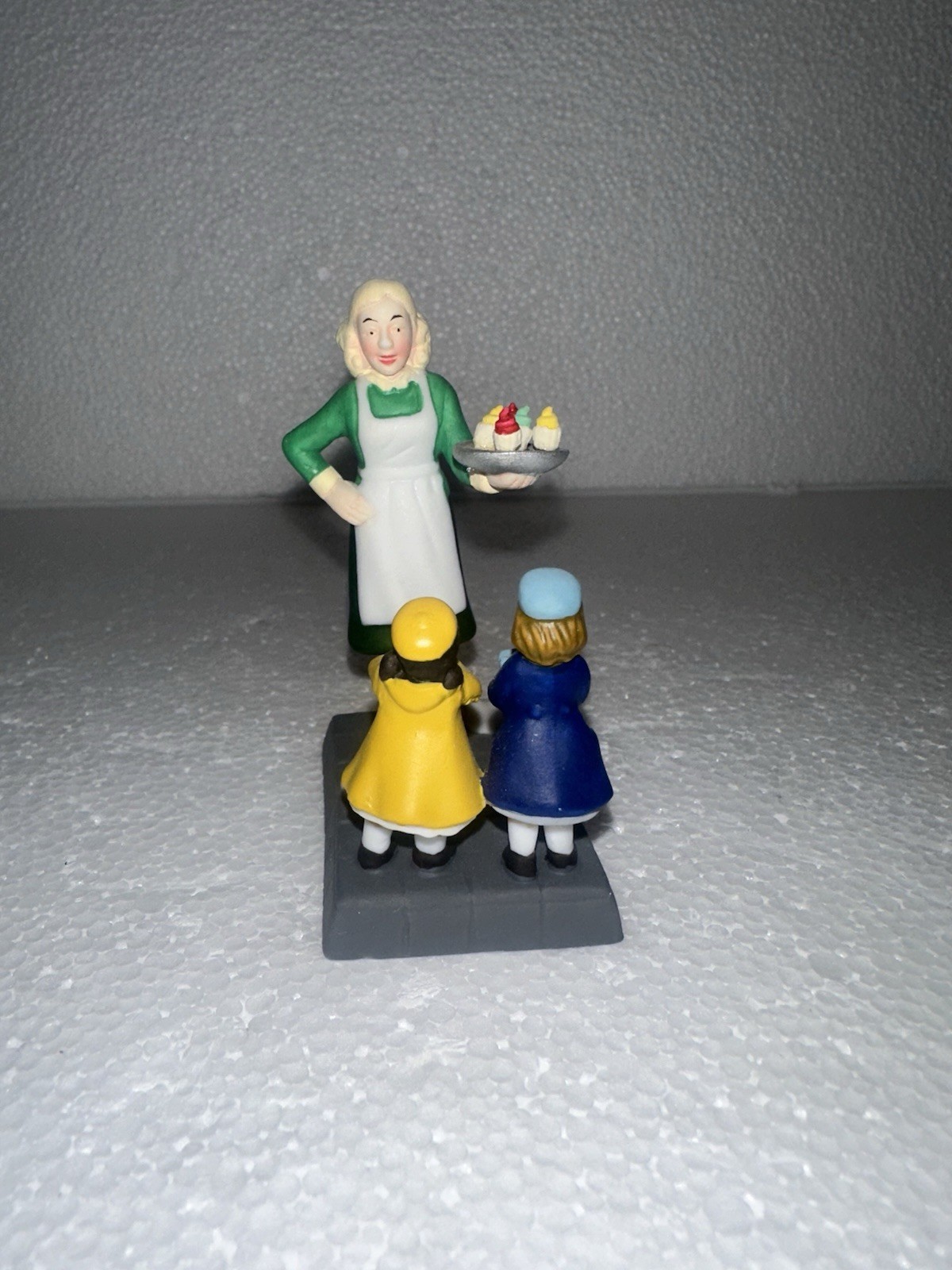 Department 56 “Christmas Cupcakes” (Rare) Very Hard To Find- 4050196