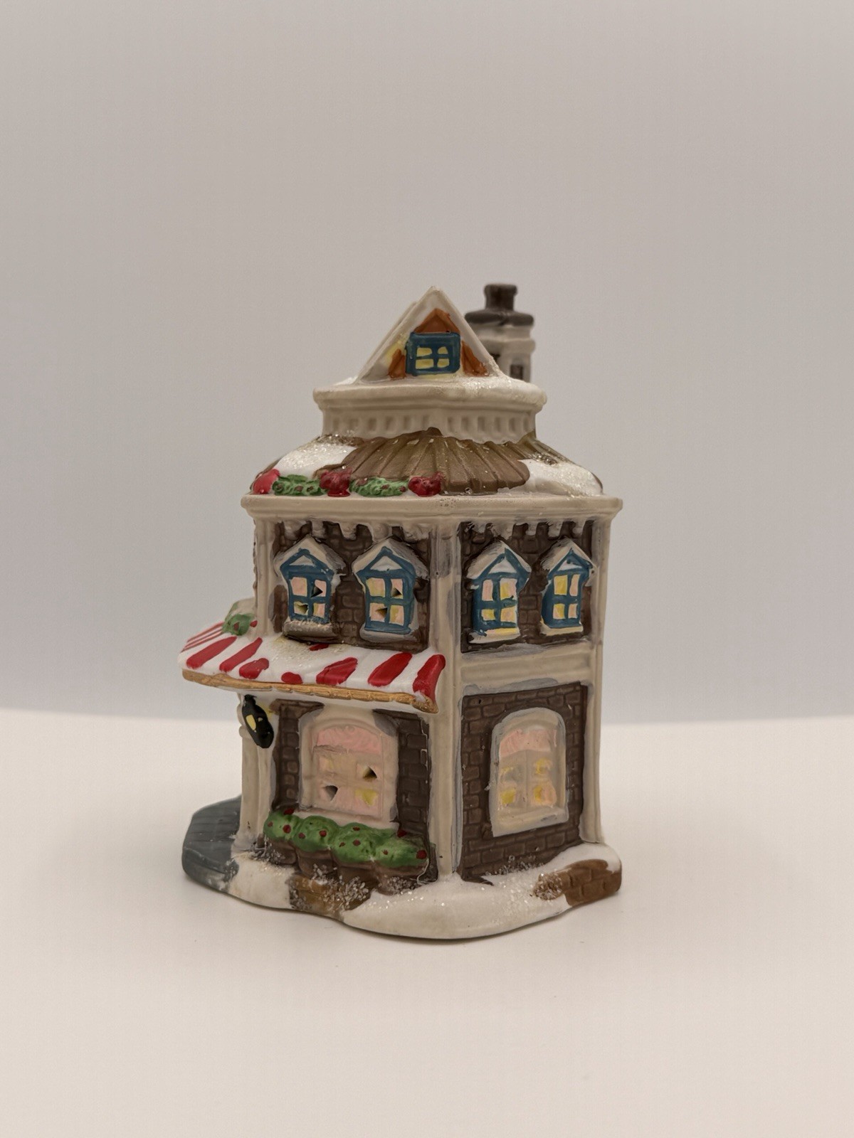 Cobblestone Corners Christmas Village Restaurant 2004 Windham Heights A41
