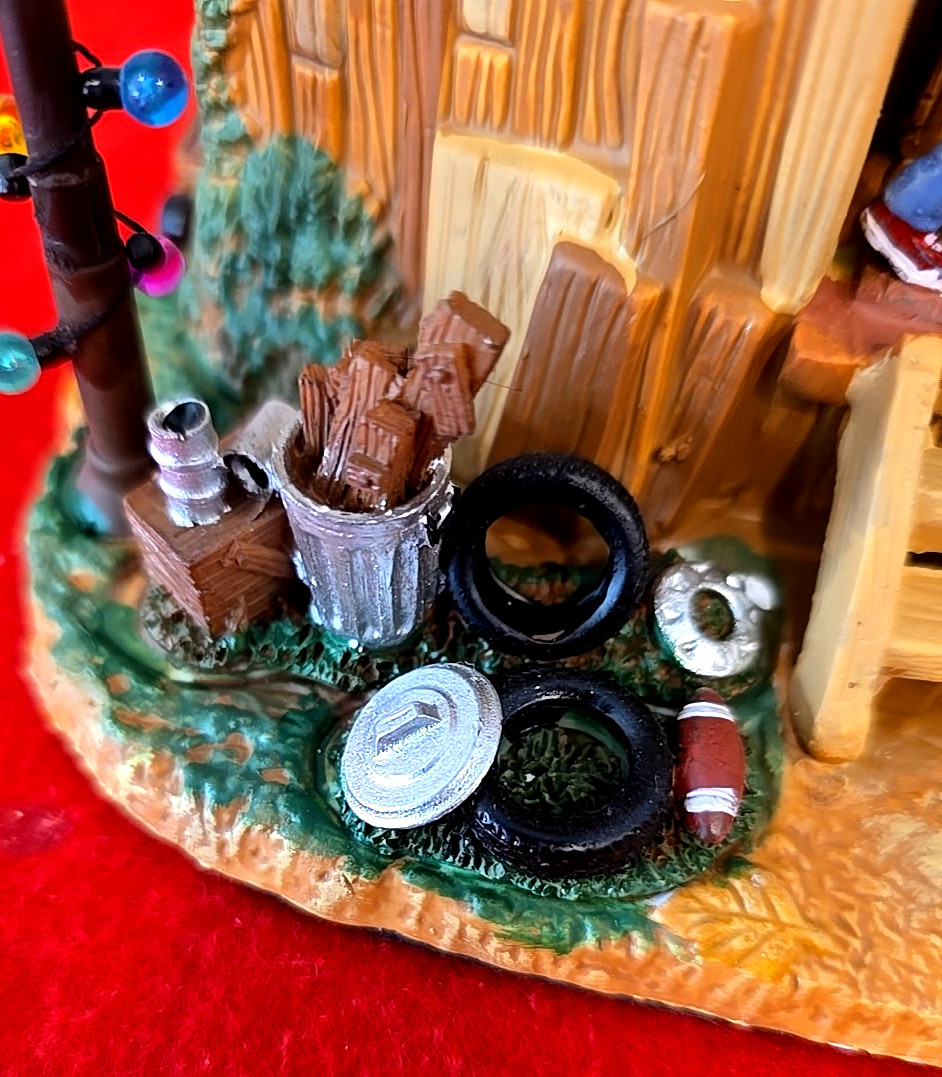 LEMAX DAVID’S FORT-LIGHTED HOLIDAY VILLAGE RETIRED MINT MINT COND. SEE PICS.