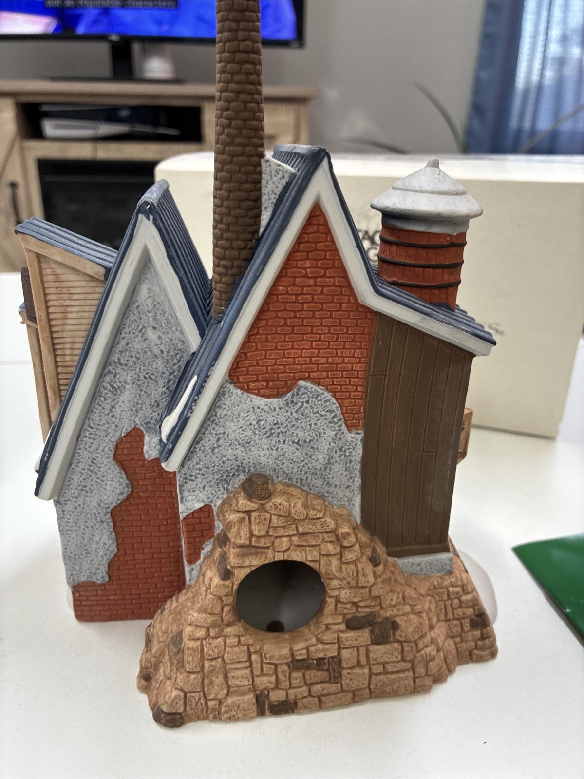 DEPT 56 Heritage Village Retired 1995 “Yankee Jud Bell Casting” Hand Painted
