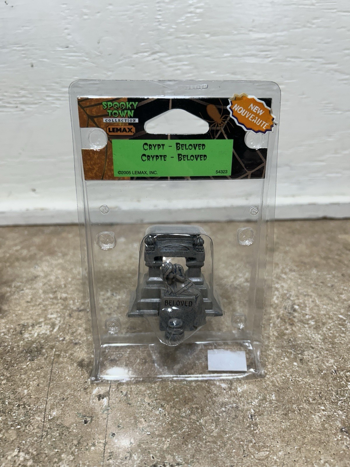 Lemax Spooky Town : CRYPT BELOVED #54323 – Retired Halloween Village 2005 NEW