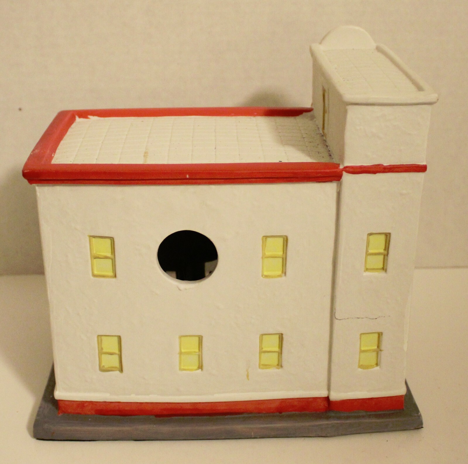 Holiday Time Walton’s 5 & 10 Lighted Christmas Village Building – (2005)