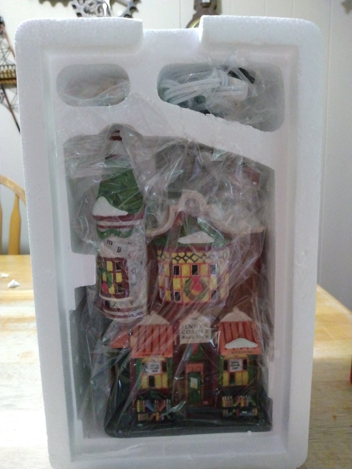 Department 56 Christmas in the City Jenny’s Corner Book Shop Ceramic Multicolor