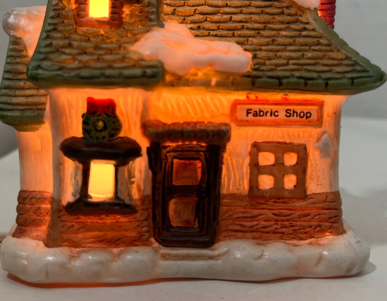 Mini Porcelain Lighted Christmas Village Fabric Shop Approx 3.5×2.5×5 Inch