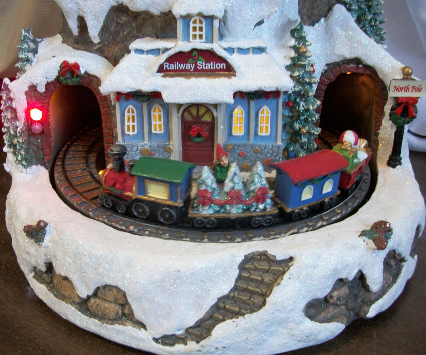 Holiday Living Christmas Santa Village Train Animated Music Lights 18″ Train