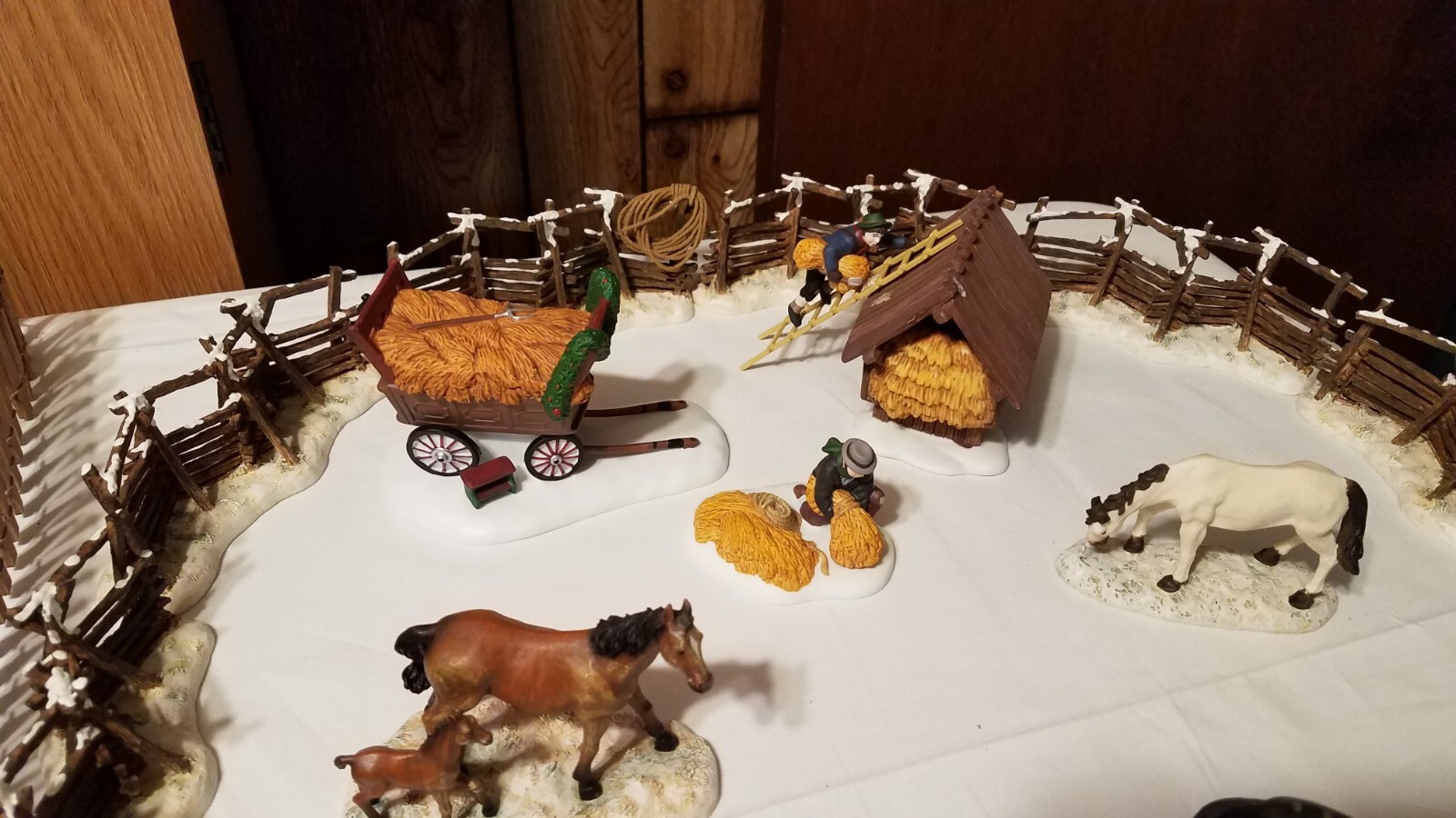 Dept 56 VILLAGES LOT Farm Workers Animals Fences 14 Items