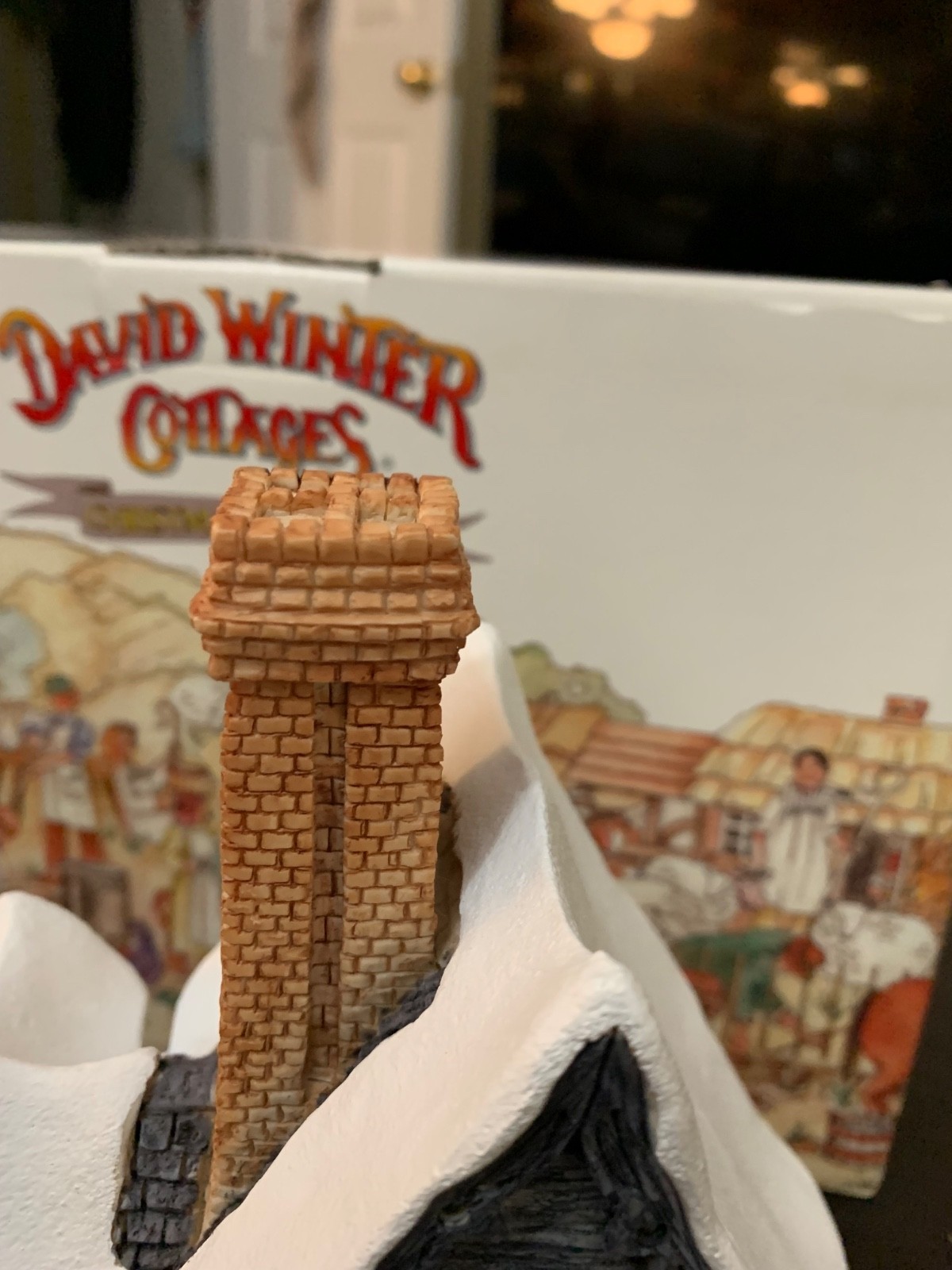 David Winter Sir Pickwicks Parlor British Hand made and Hand Painted DFW 09 2004