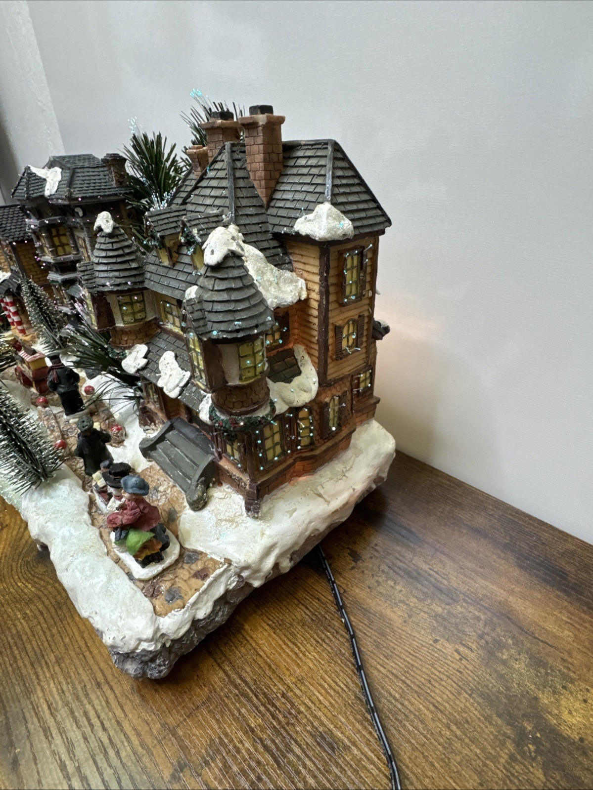 Puleo 8.5″ Animated Christmas Village Fiber Optic Color Changing Lights 0127034R
