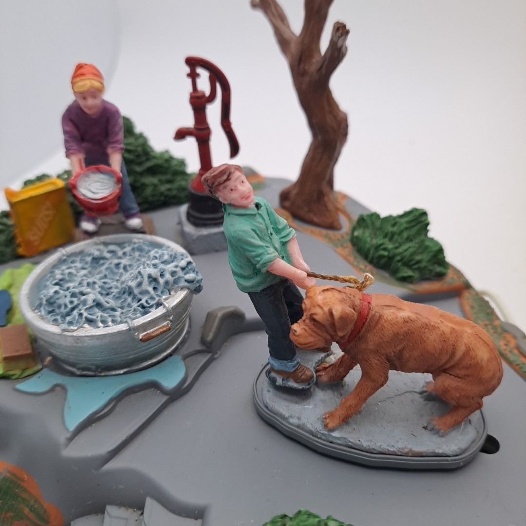 Lemax TIME FOR A SCRUB #44770 Animated Dog Bath Christmas Village – READ