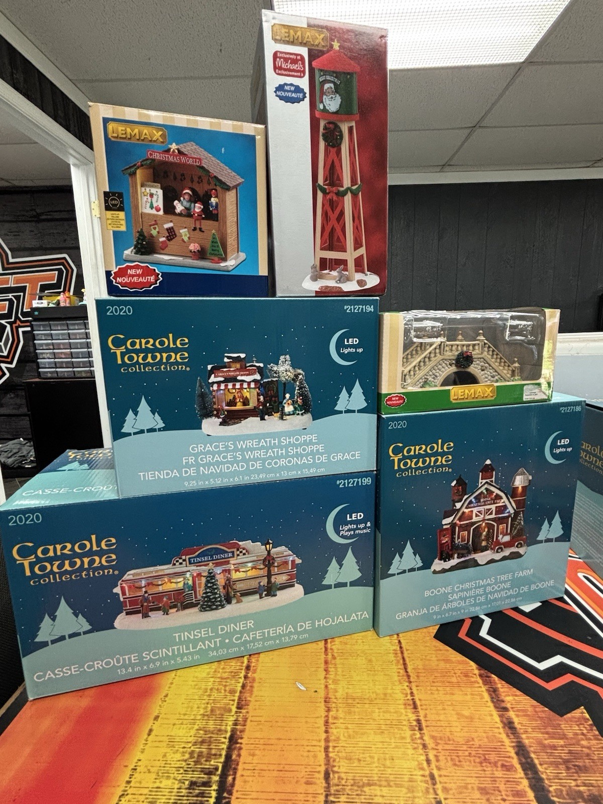 Carole Towne Collection Illuminated Christmas Village Buildings Lot Ceramic
