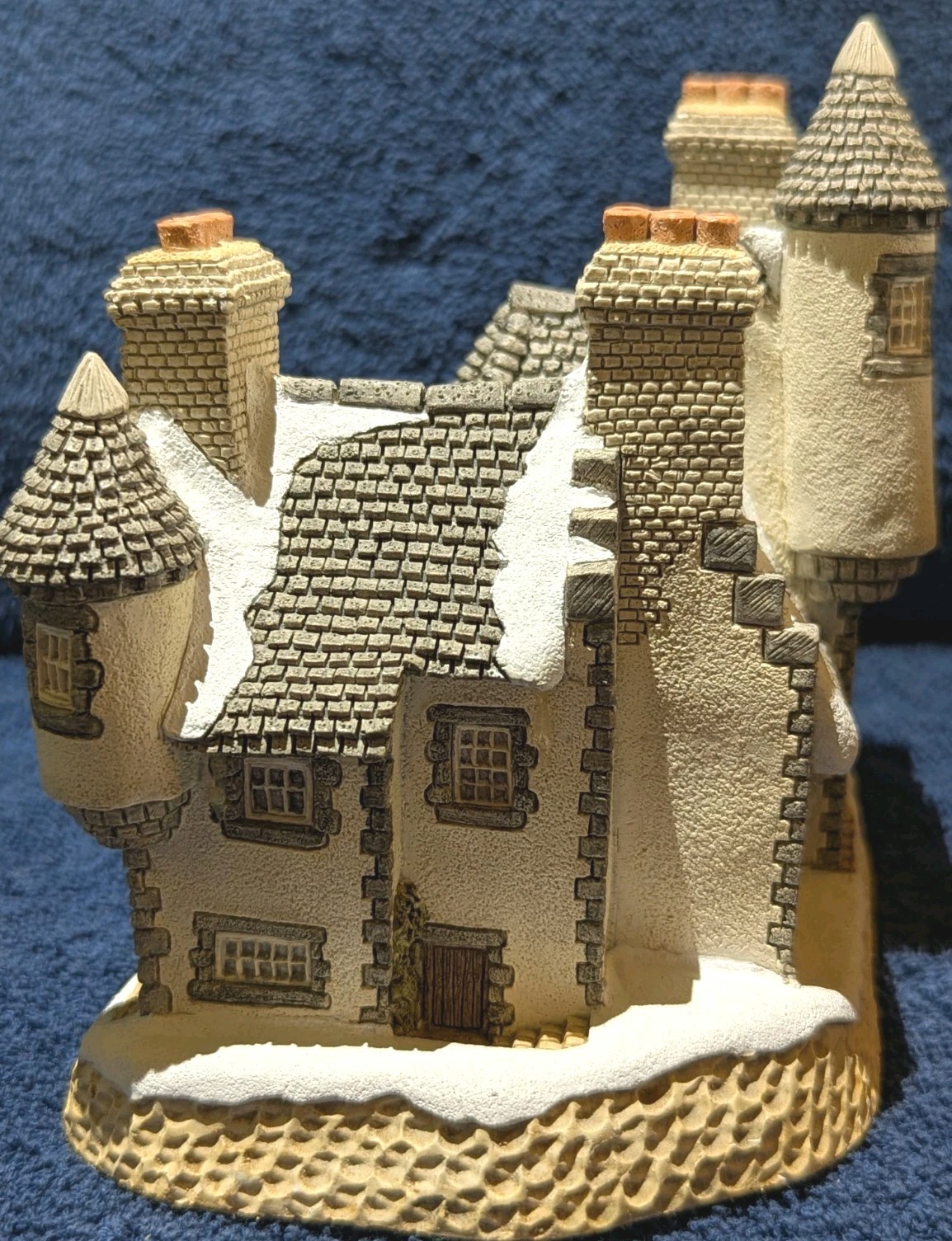 DAVID WINTER 1988 vintage village Cottage A Christmas In Scotland & Hogmanay
