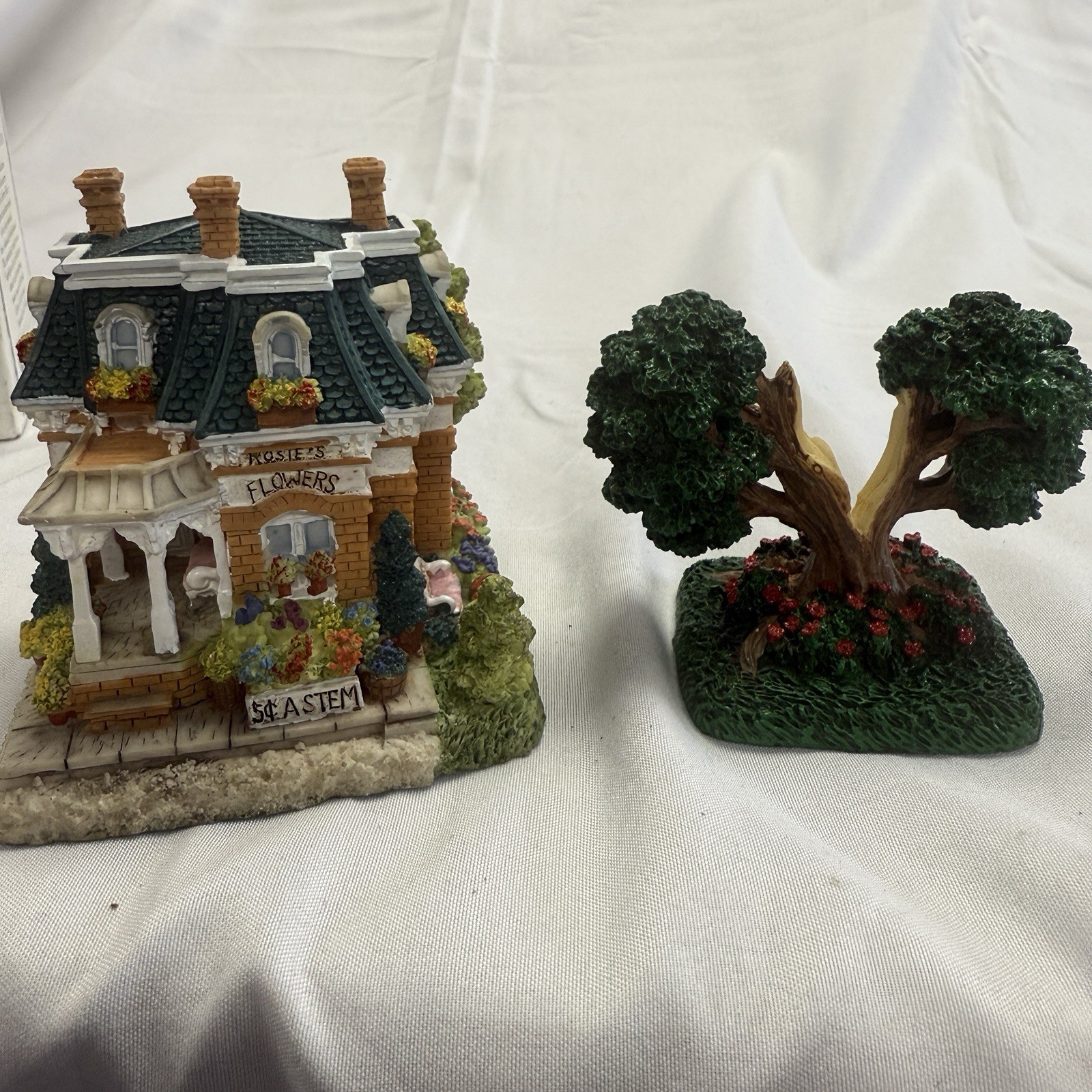 Liberty Falls Rosie’s Flower Shop & Oldest Tree AH178 & AH123 1999 Christmas
