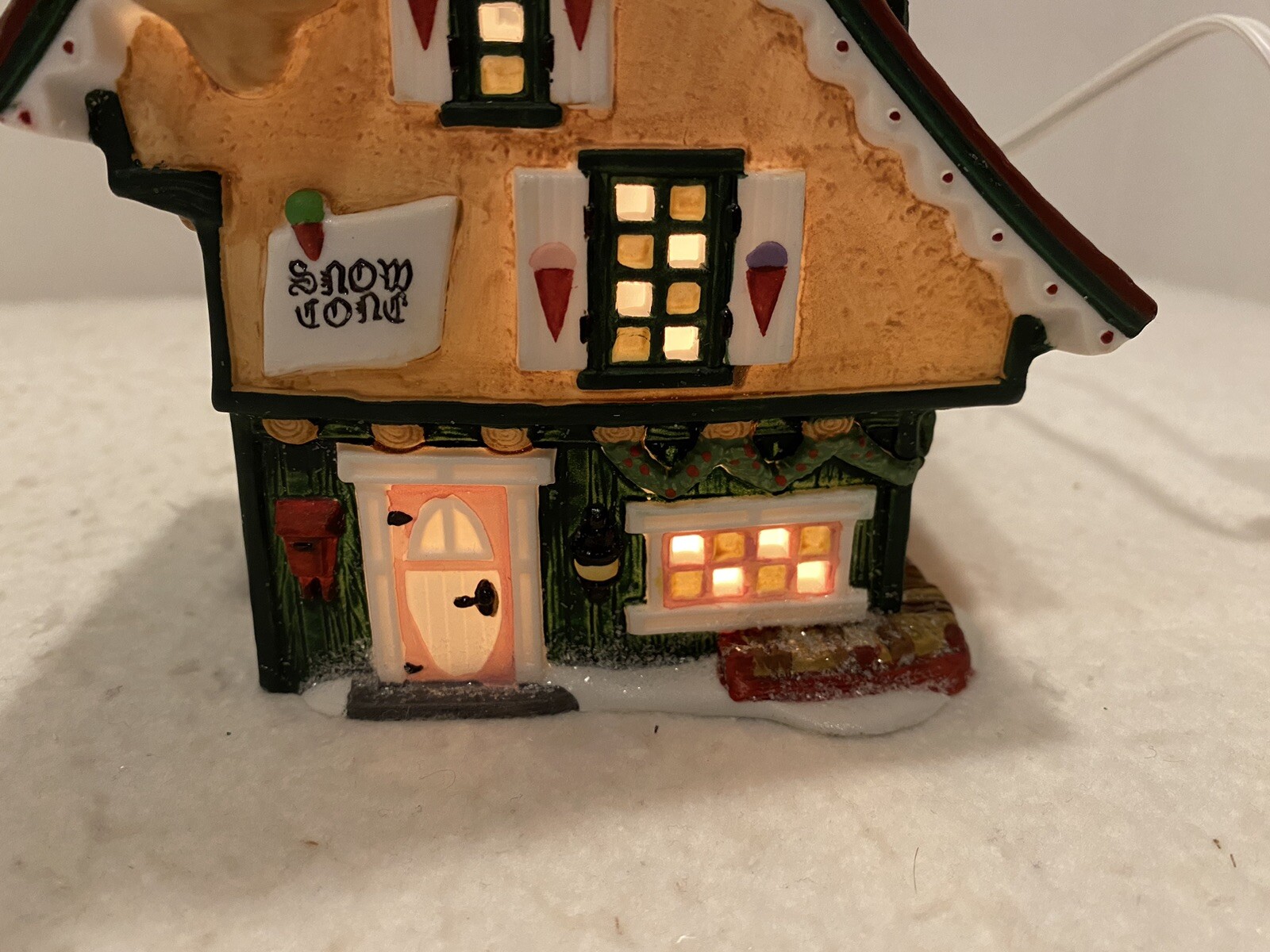 Dept 56 North Pole Series Village Elfin Snow Cone Works 5633-2 EUC w/box light