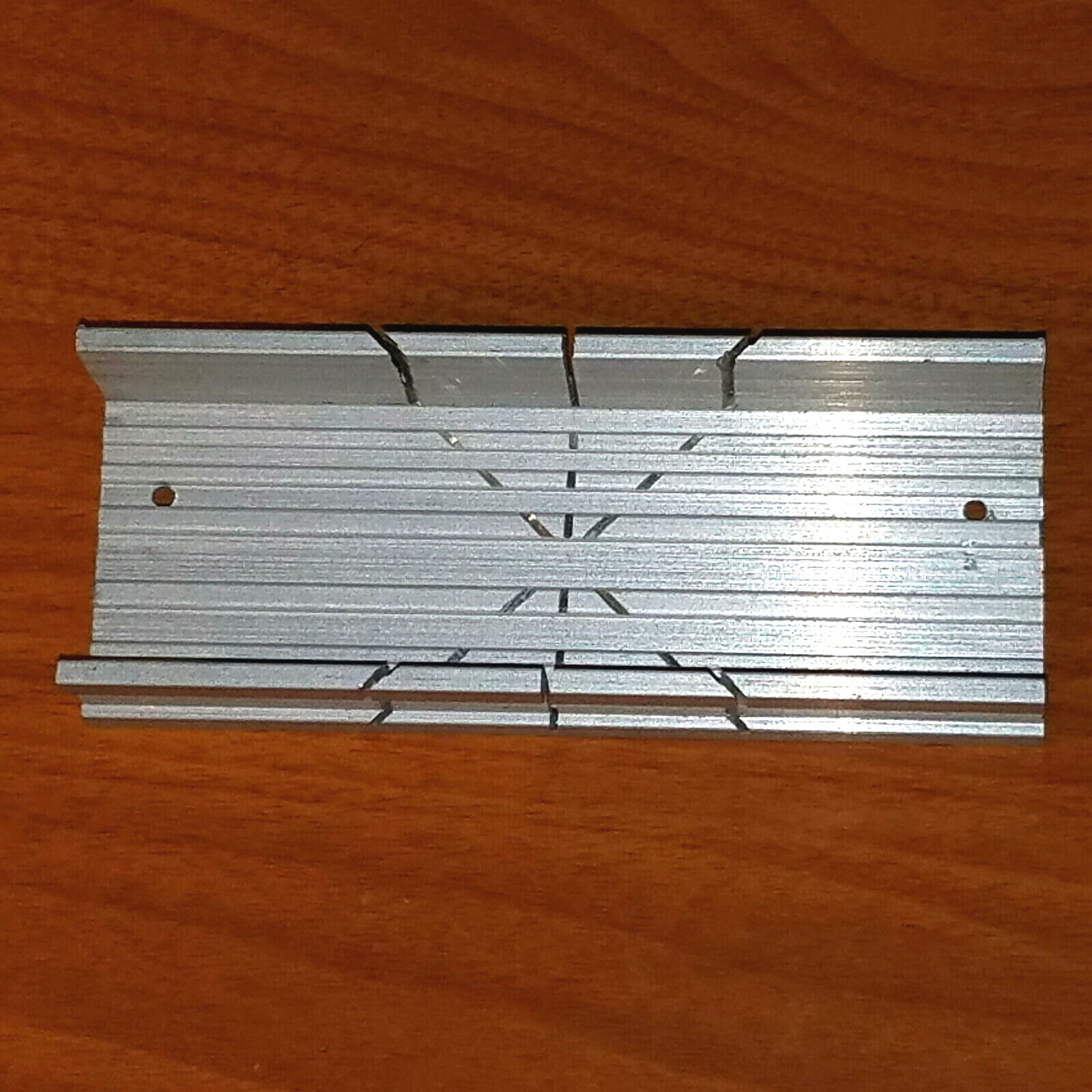 Hobby Tool Aluminum Miter Box #70520 (5″ Length 1 5/8″ Wide & 3/4″ Deep)