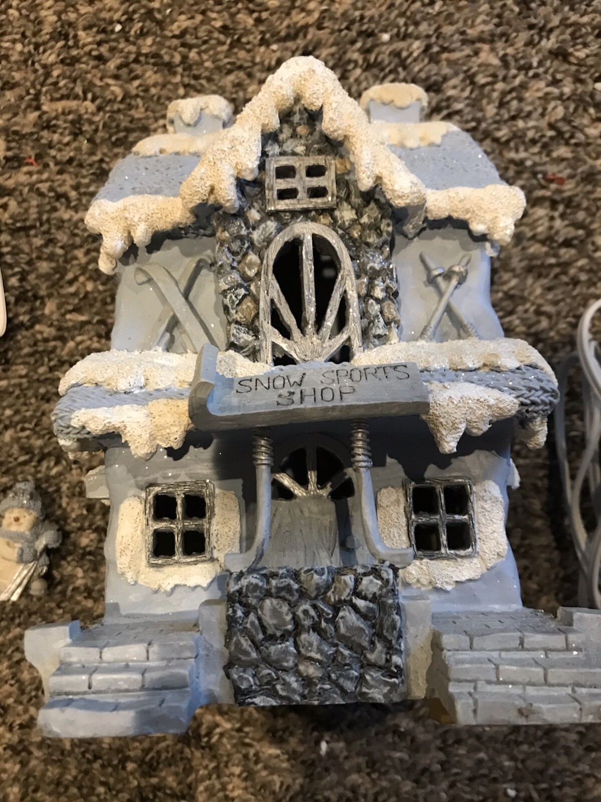 Encore Snow Buddies Snowville “Snow Sports Shop” Village piece 1999