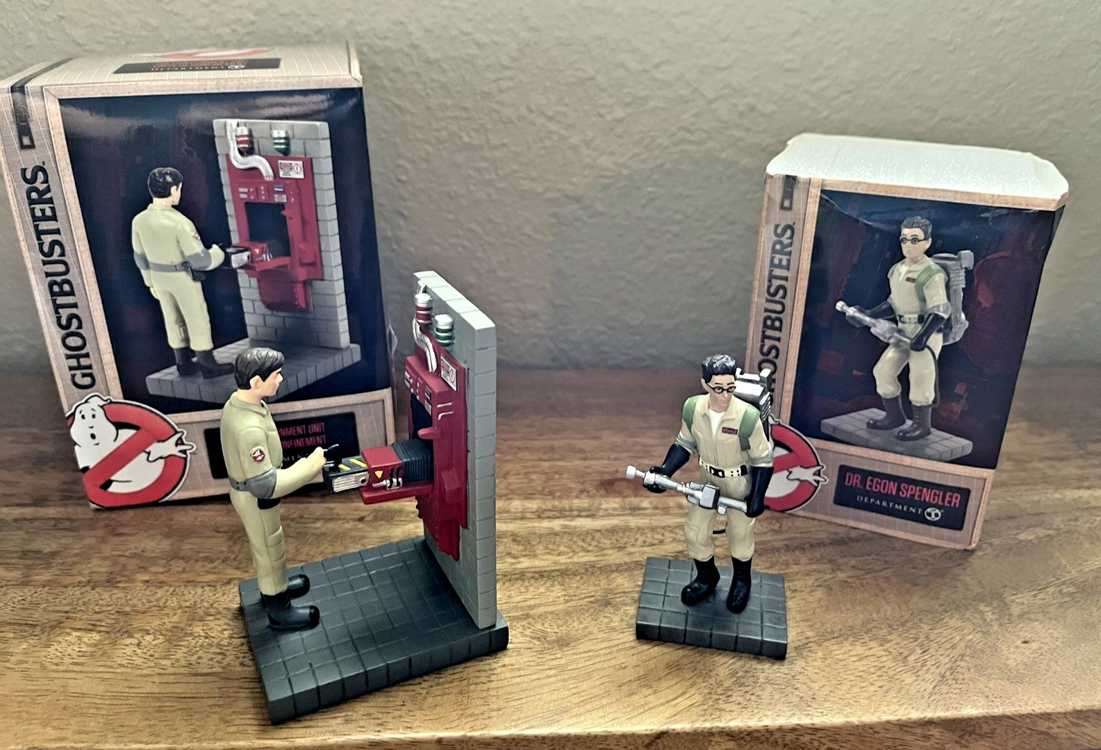 Dept 56 LOT 2 Ghostbusters Village THE CONTAINMENT UNIT & DR. EGON SPENGLER NEW!