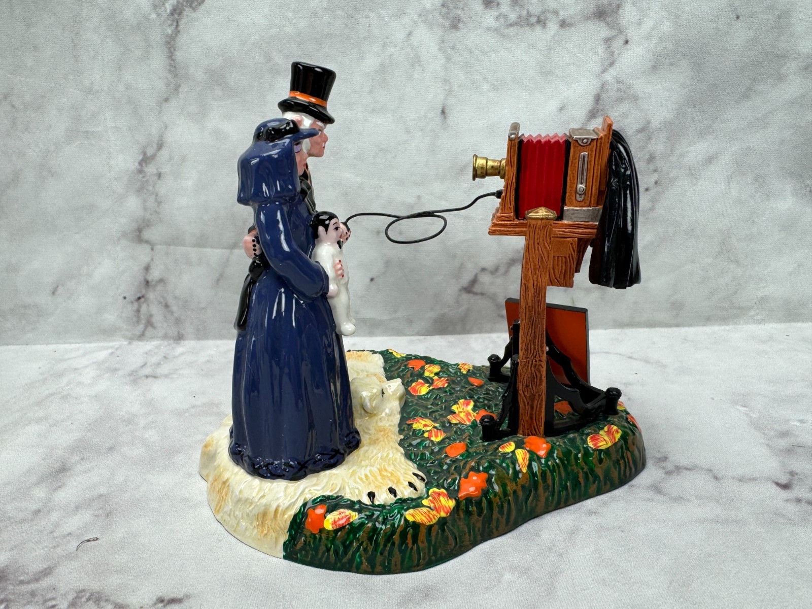 Dept. 56 Halloween A Gravely Haunting Family Photo 56.54714 Snow Village 2007