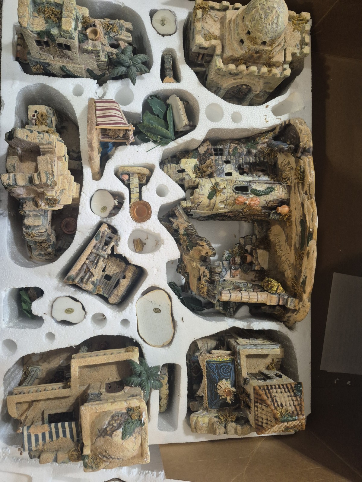 2003 GRANDEUR NOEL 44 PIECE BETHLEHEM VILLAGE SET