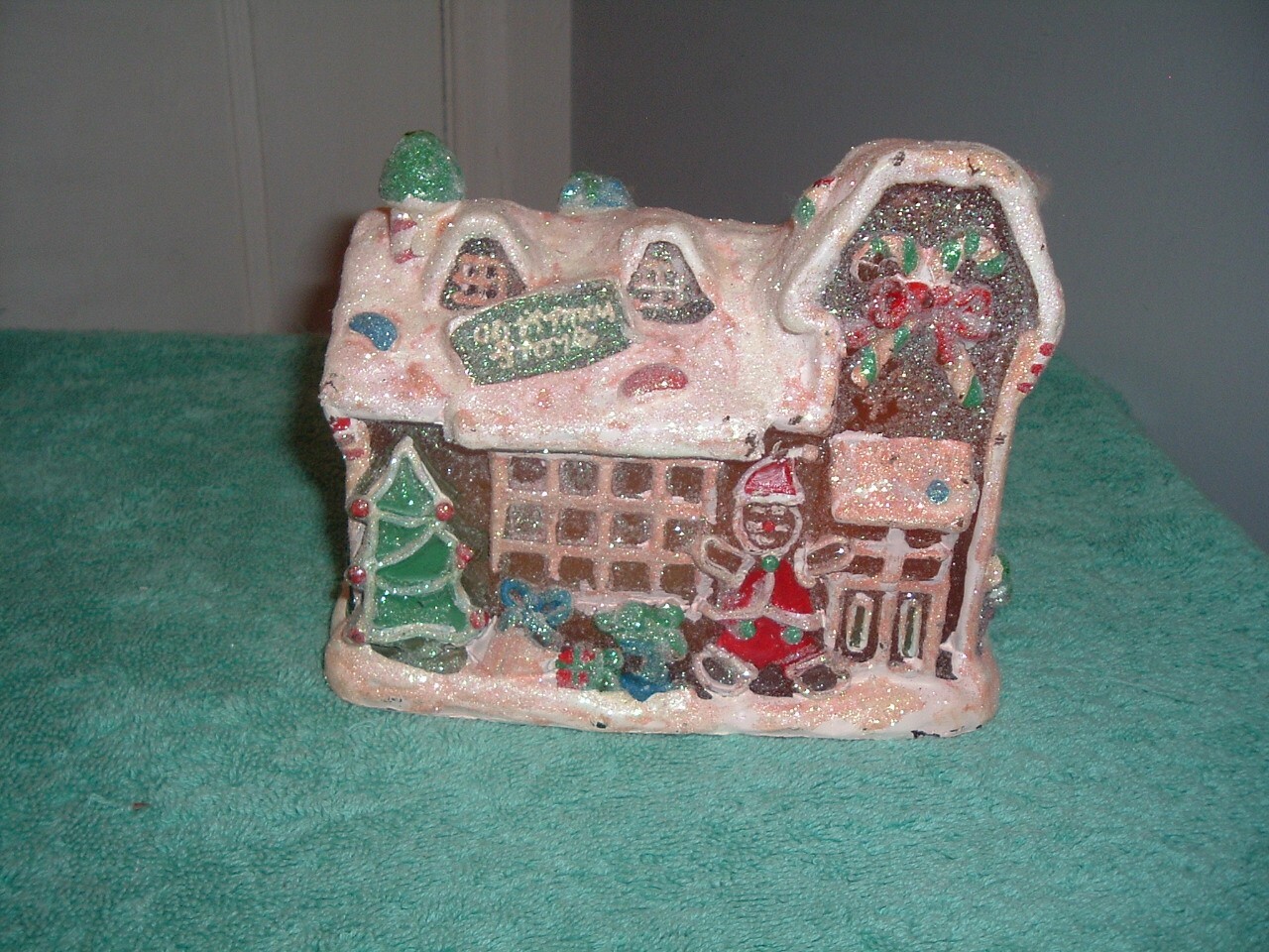 5”X6”X4” Light Up Christmas SHOP Gingerbread House GUMDROPS WORKS LIGHTED