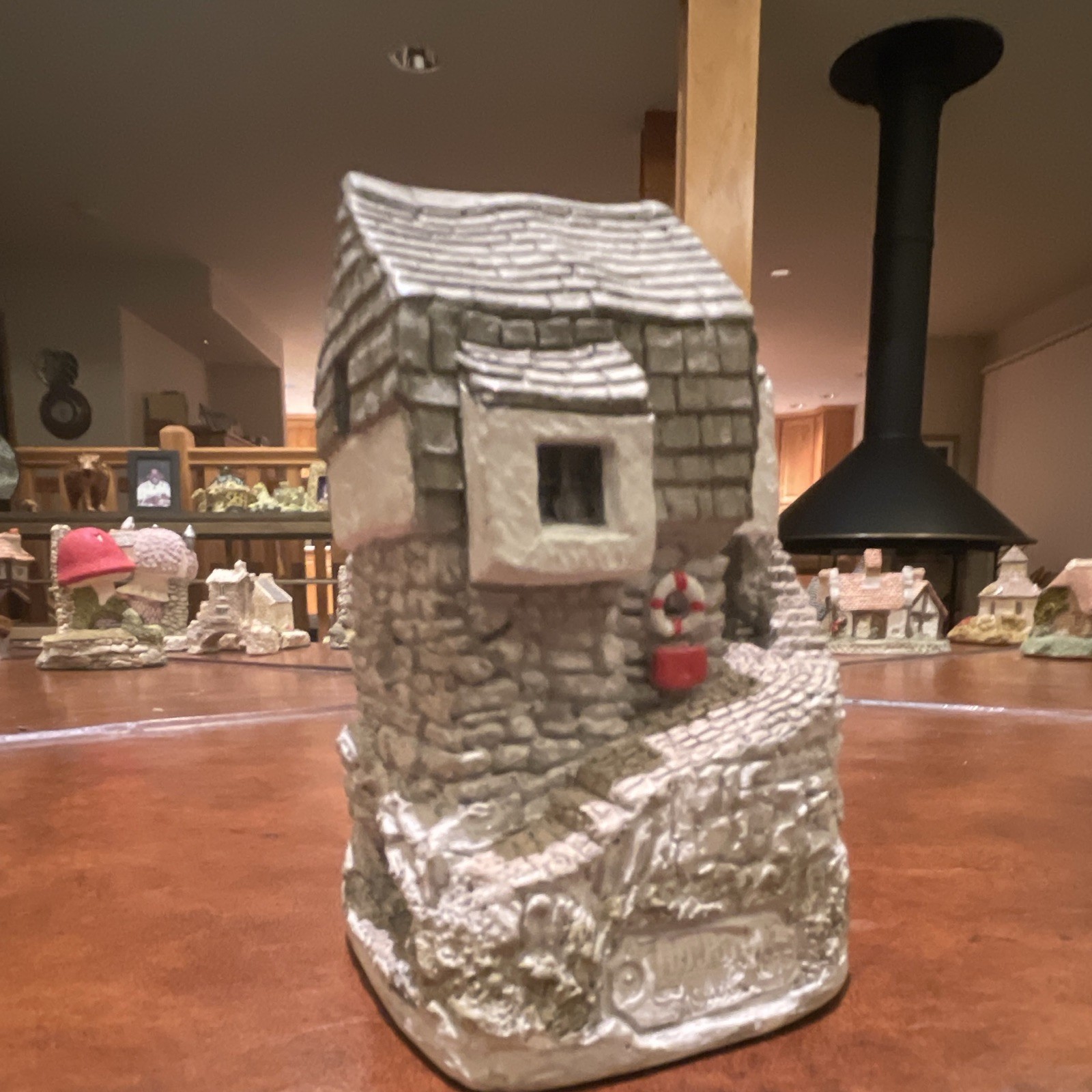 Lilliput Lane Fishermans Cottage Hand Painted Ceramic House Figurine 1980s
