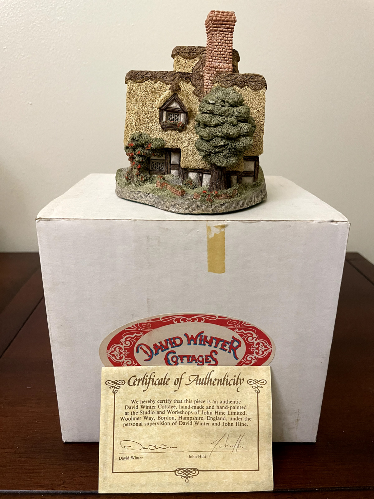 David Winter Cottages Pilgrim’s Rest 1983 ORIGINAL BOX COA Vintage UK London
