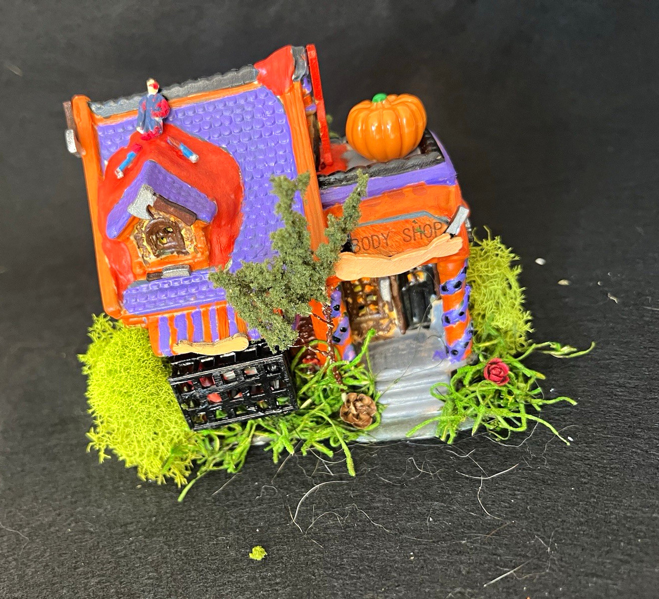 Halloween Village House “Body Shop” Lighted Painted Multicolor Building