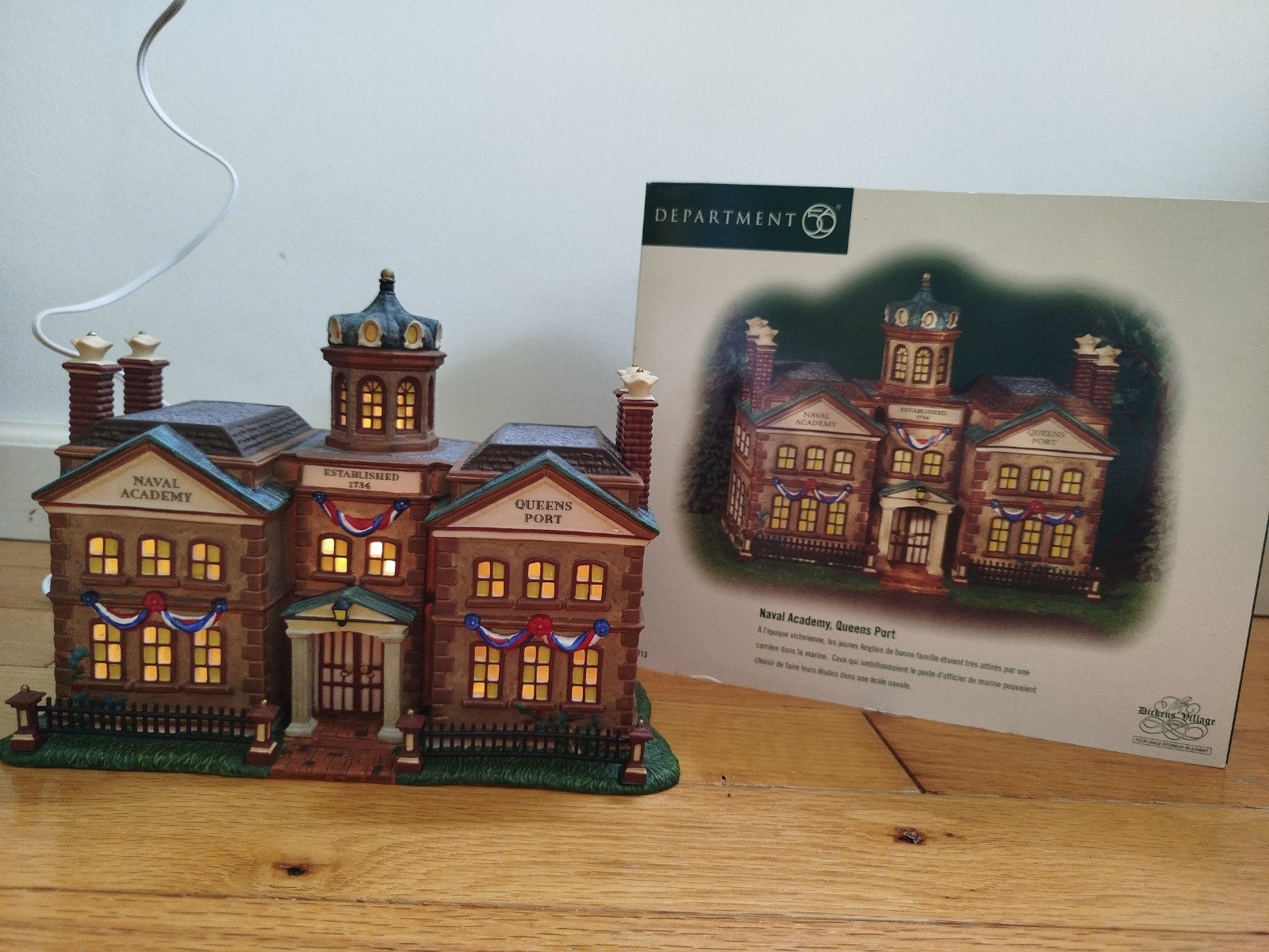Department 56 Dickens Village Naval Academy, Queens Port