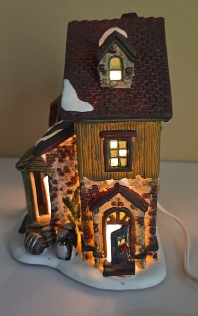 Santa’s Workbench Farmers Harvest Market Lighted Porcelain House Vintage 2001