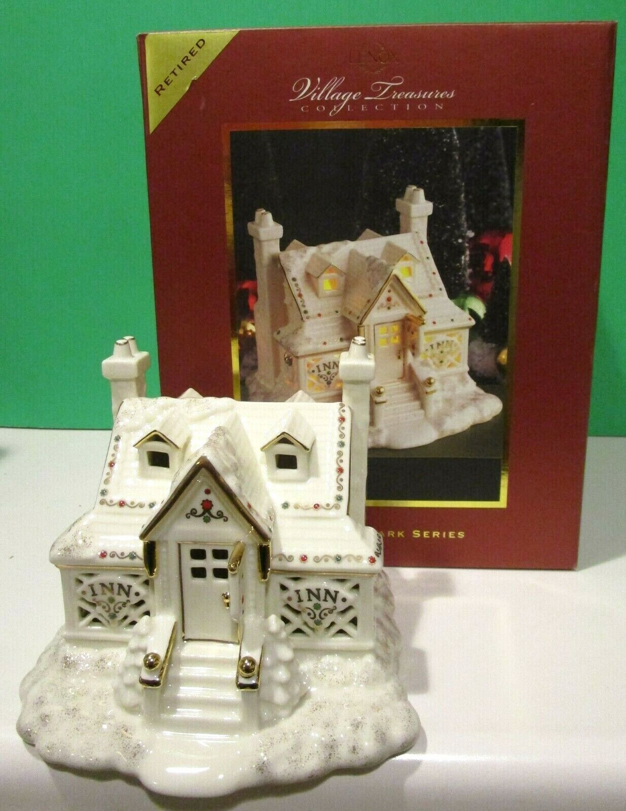 LENOX MISTLETOE PARK INN Christmas Village Treasures Lighted series – NEW in BOX