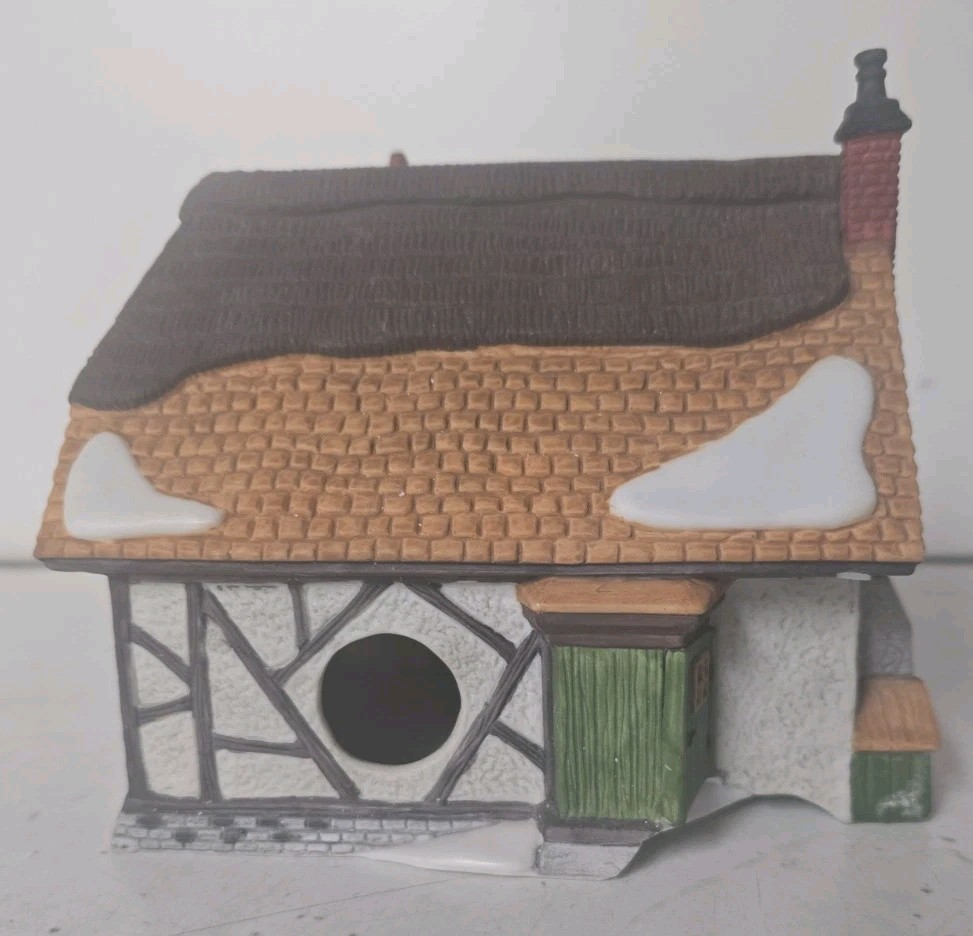 Department 56 Dickens Village Heritage Oliver Twist “Maylie Cottage” #5553-0