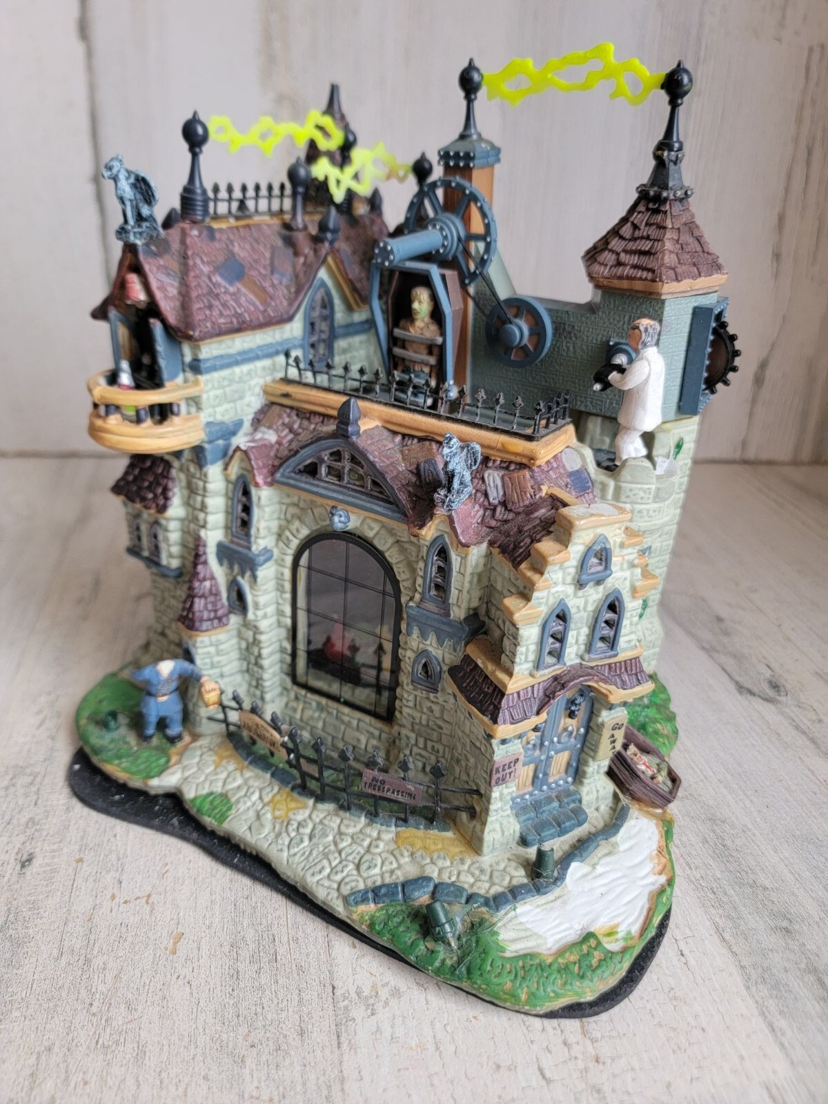Lemax AS IS Frankenstein’s Laboratory Halloween spooky town Village accessory