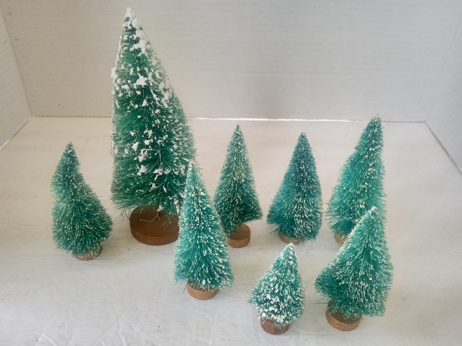 Vintage Sisal Bottle Brush Trees Wood Base Lot of 8 Christmas Village Modeling