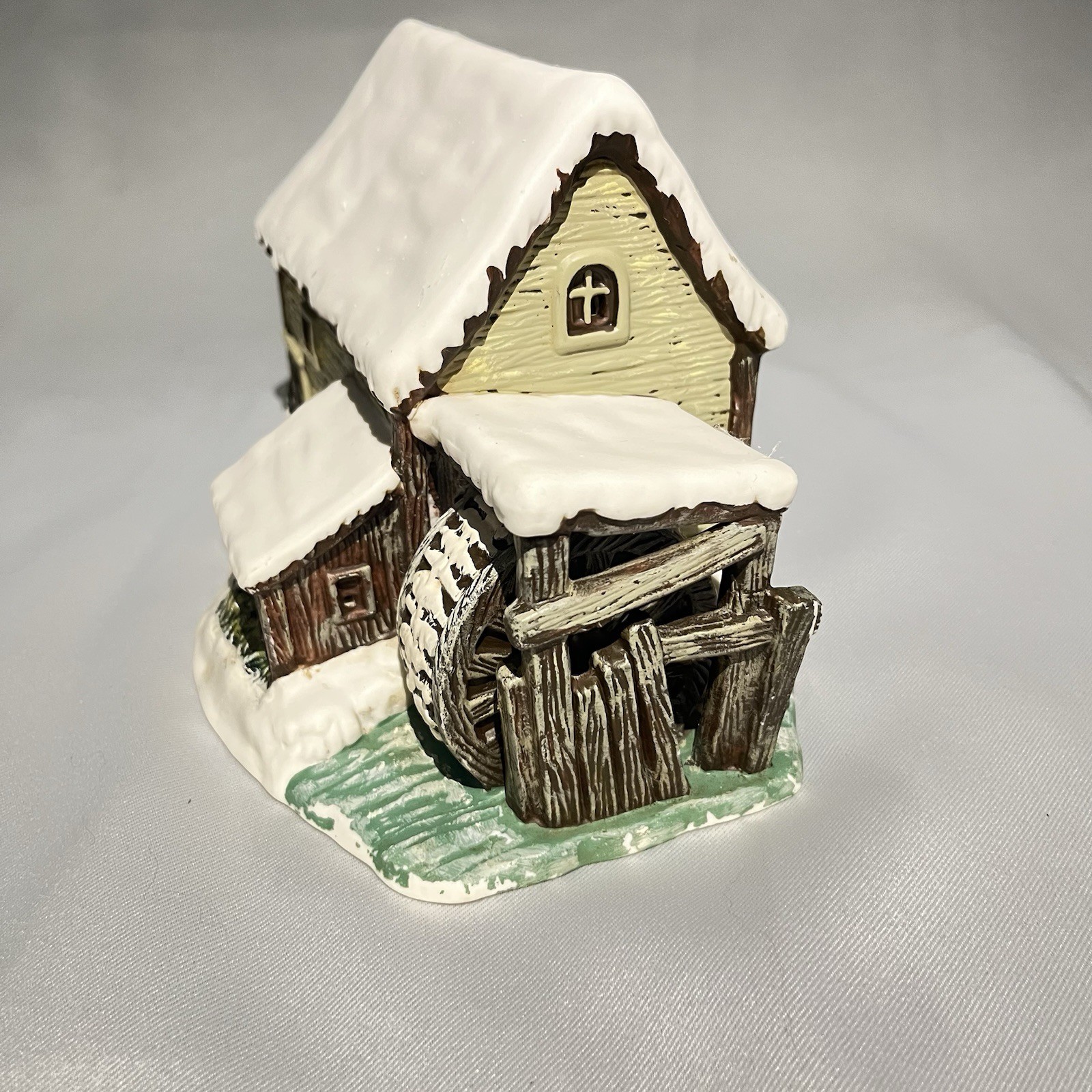 Currier & Ives Museum of the City of New York Frozen Up Lighted House No light.